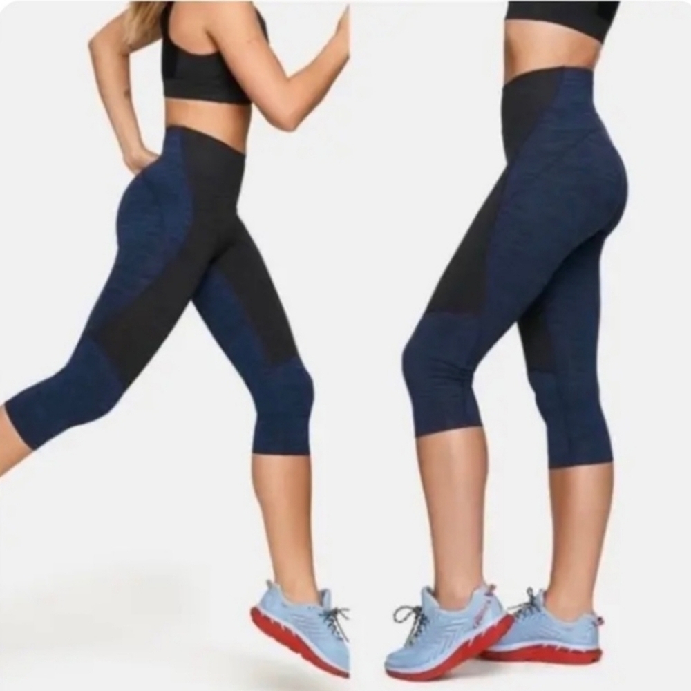 ❤️ OUTDOOR VOICES HIGH RISE TWO-TONE KNEE CAP CROP CAPRI LEGGINGS, MEDIUM